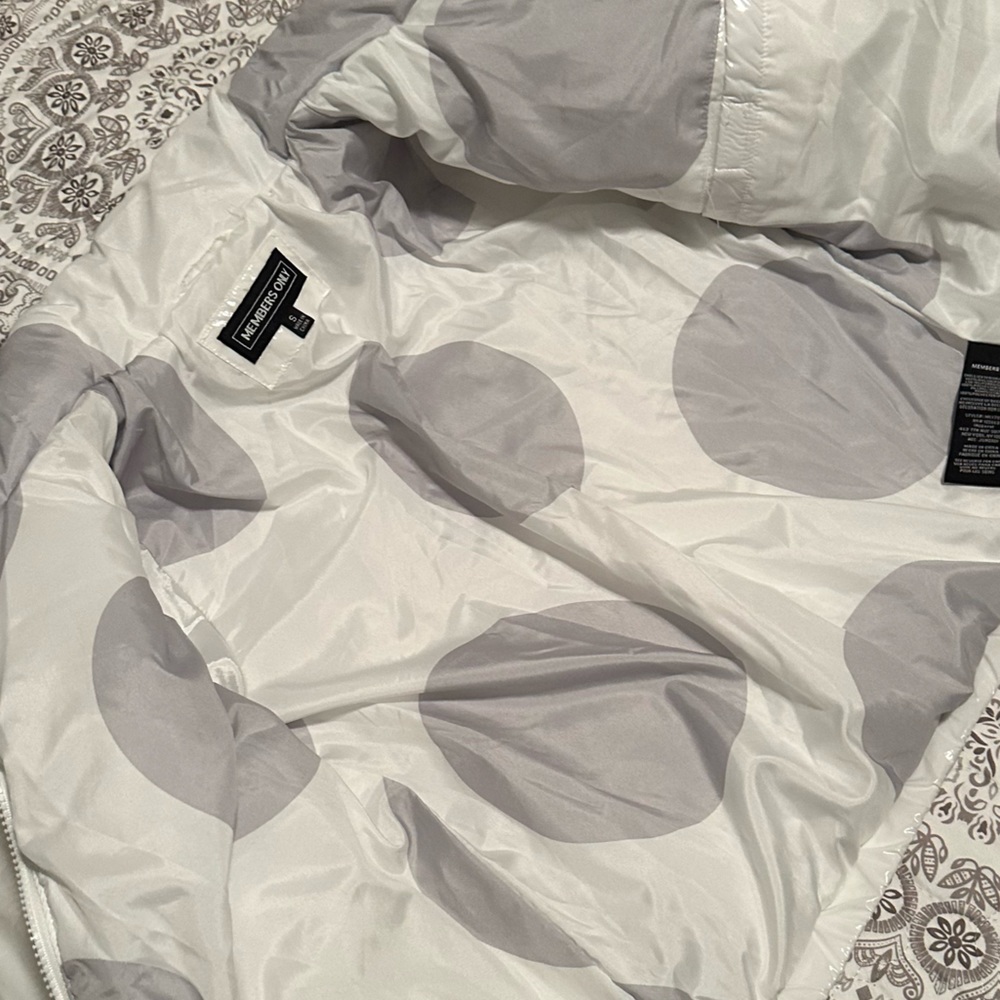 Puffer Jacket - Picture 9 of 12